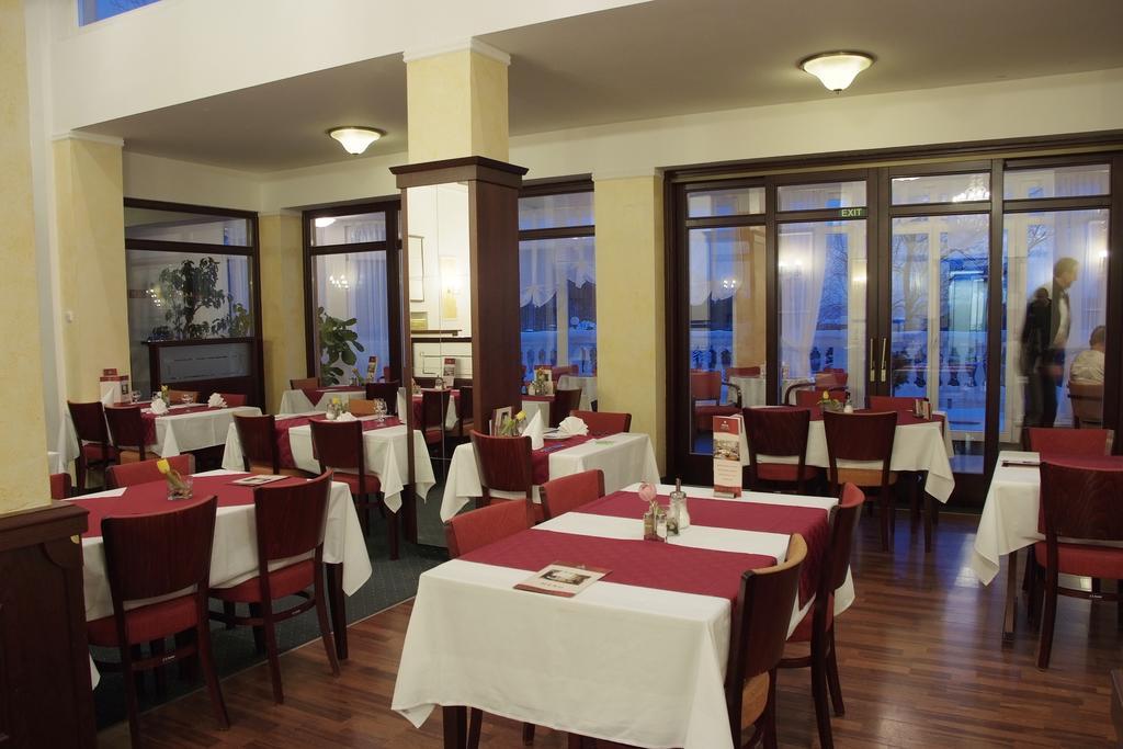 Royal Marianske Lazne Hotel Exterior photo