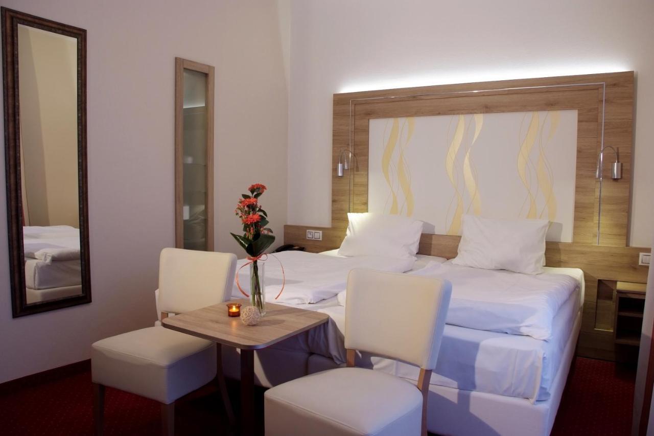 Royal Marianske Lazne Hotel Exterior photo