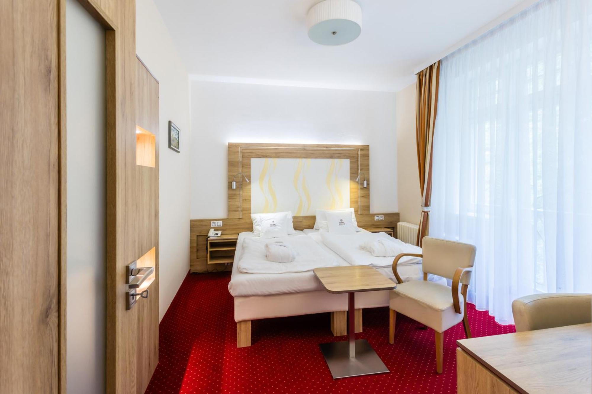 Royal Marianske Lazne Hotel Exterior photo